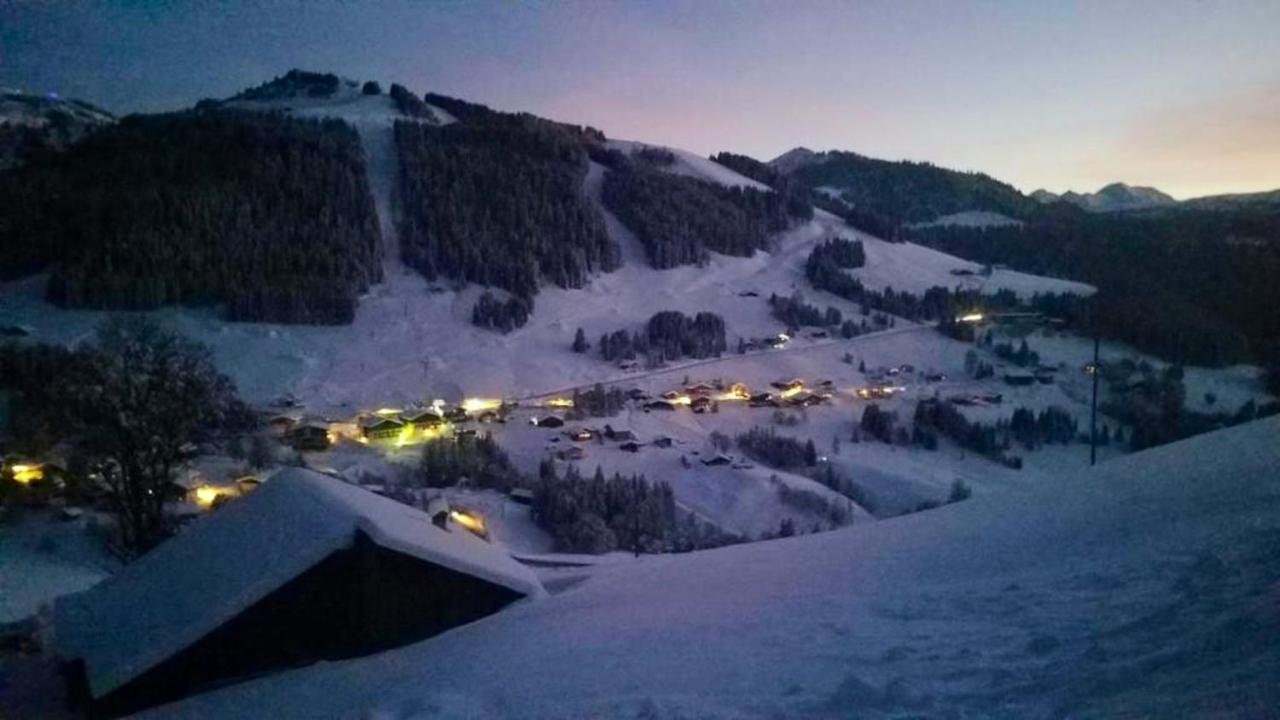 Appartement Confortable Avec Vue Sur La Montagne 圣母贝莱克 外观 照片